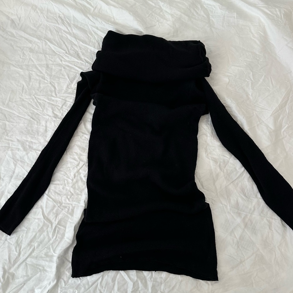 Unif knit off shoulder top black